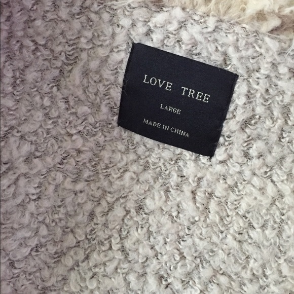 ❌SOLD❌Faux wool fur leather trim vest outwear - Picture 6 of 6