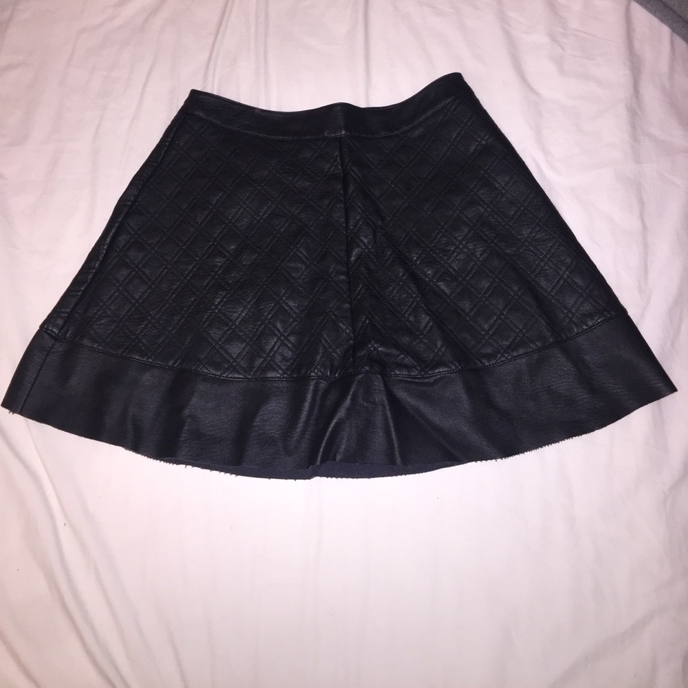 BOGO50%: Black quilted faux leather skirt zipper