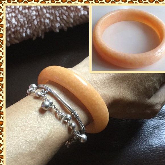Elegant natural yellow jade bangle 62mm - Picture 2 of 3