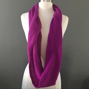 Fuchsia pink knitted cashmere infinity scarf