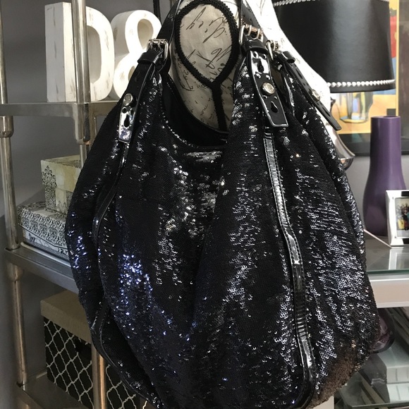 Givenchy Handbags - Preowned Givenchy Black “Sacca” Purse