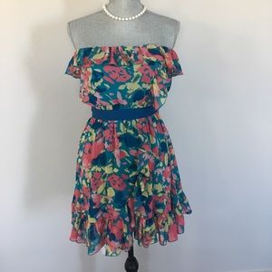 Colorful Strapless Dress w/Ruffle Detail Colorful Strapless Dress w/Ruffle Detail