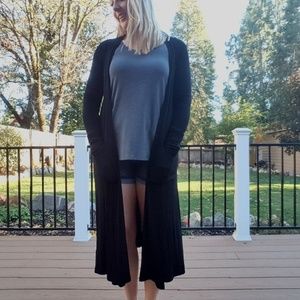 LuLaRoe Small Black Sarah (SUPER Stretchy) 🦄