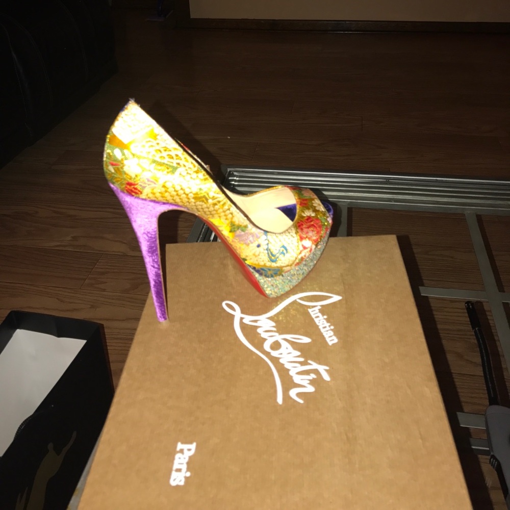 Brand new Christian Louboutin size42