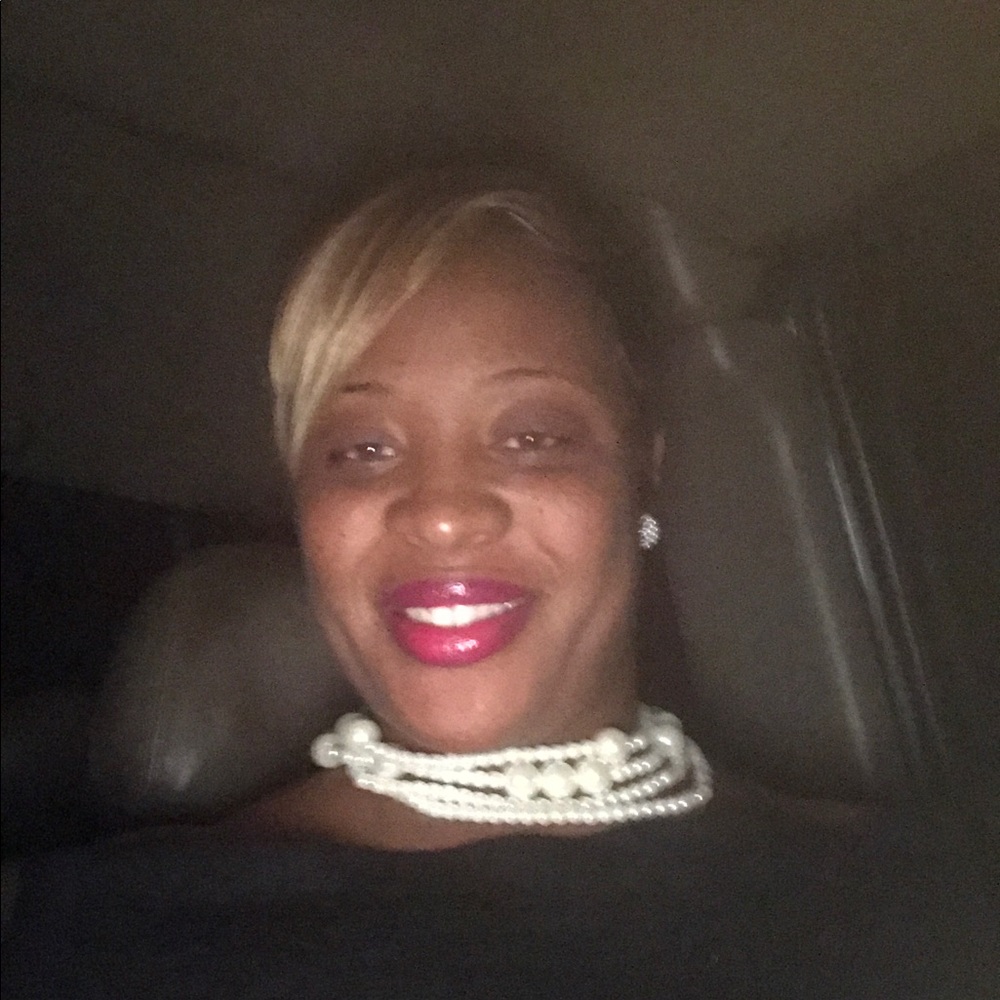 Meet your Posher, Crystal