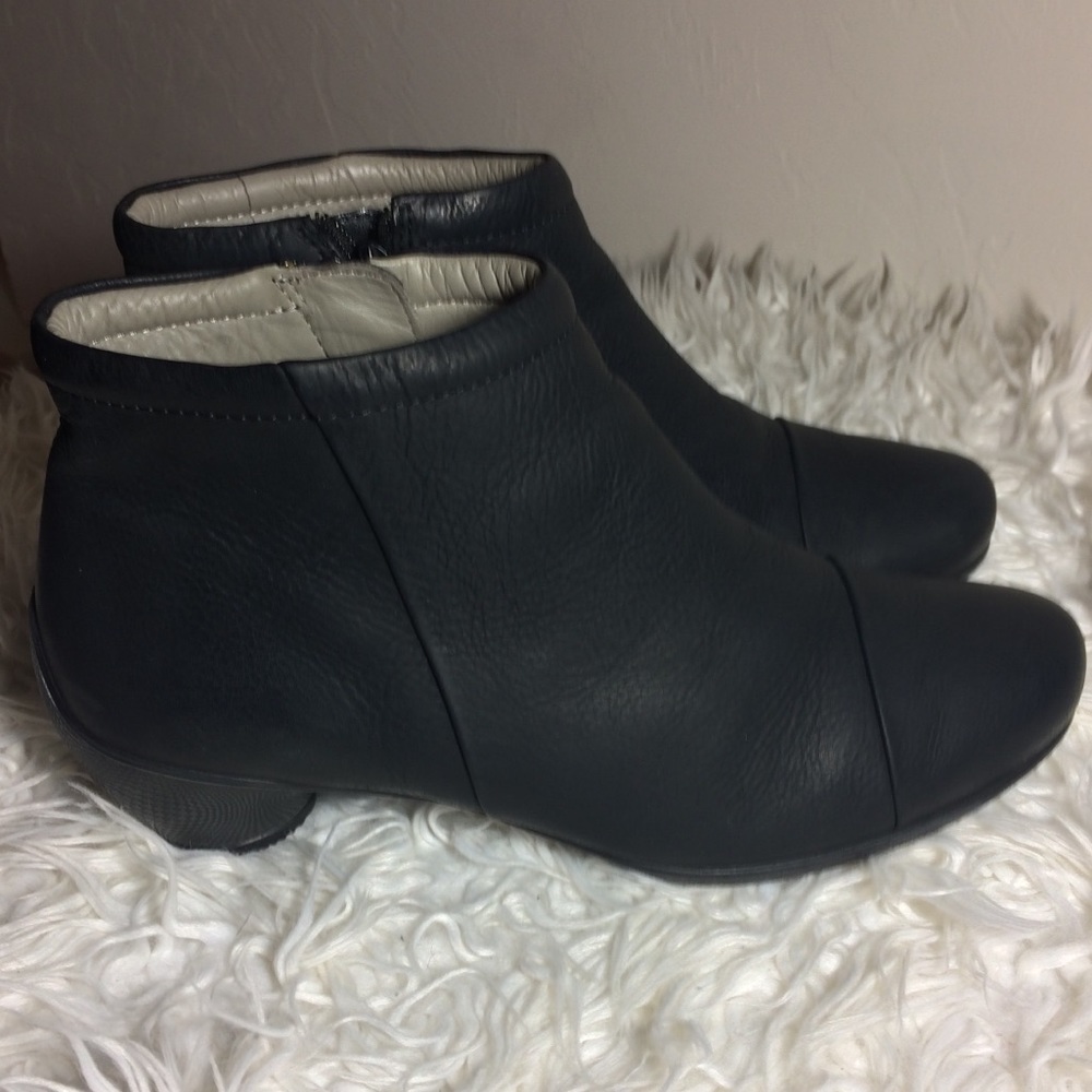 Ecco booties