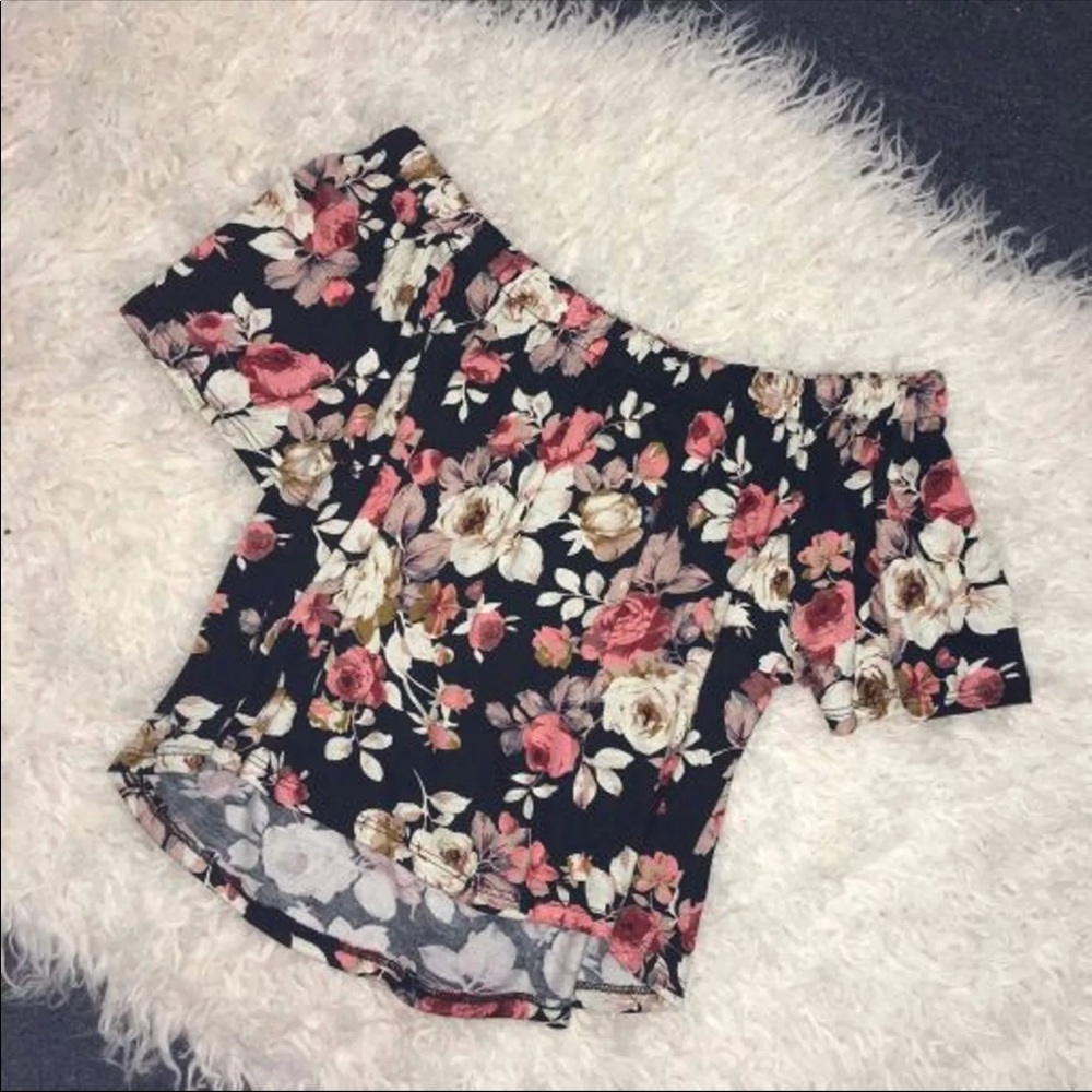 Off the shoulder crop top size small.