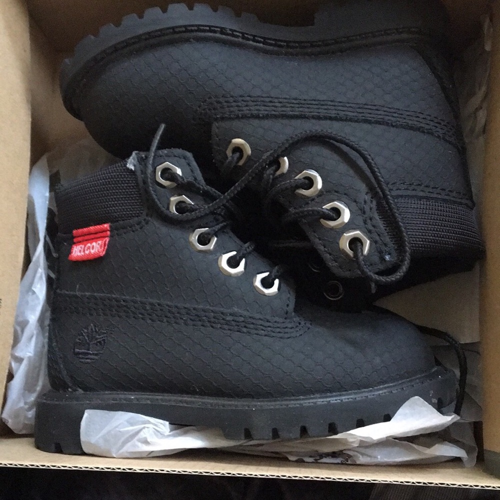 Scratch proof timberlands