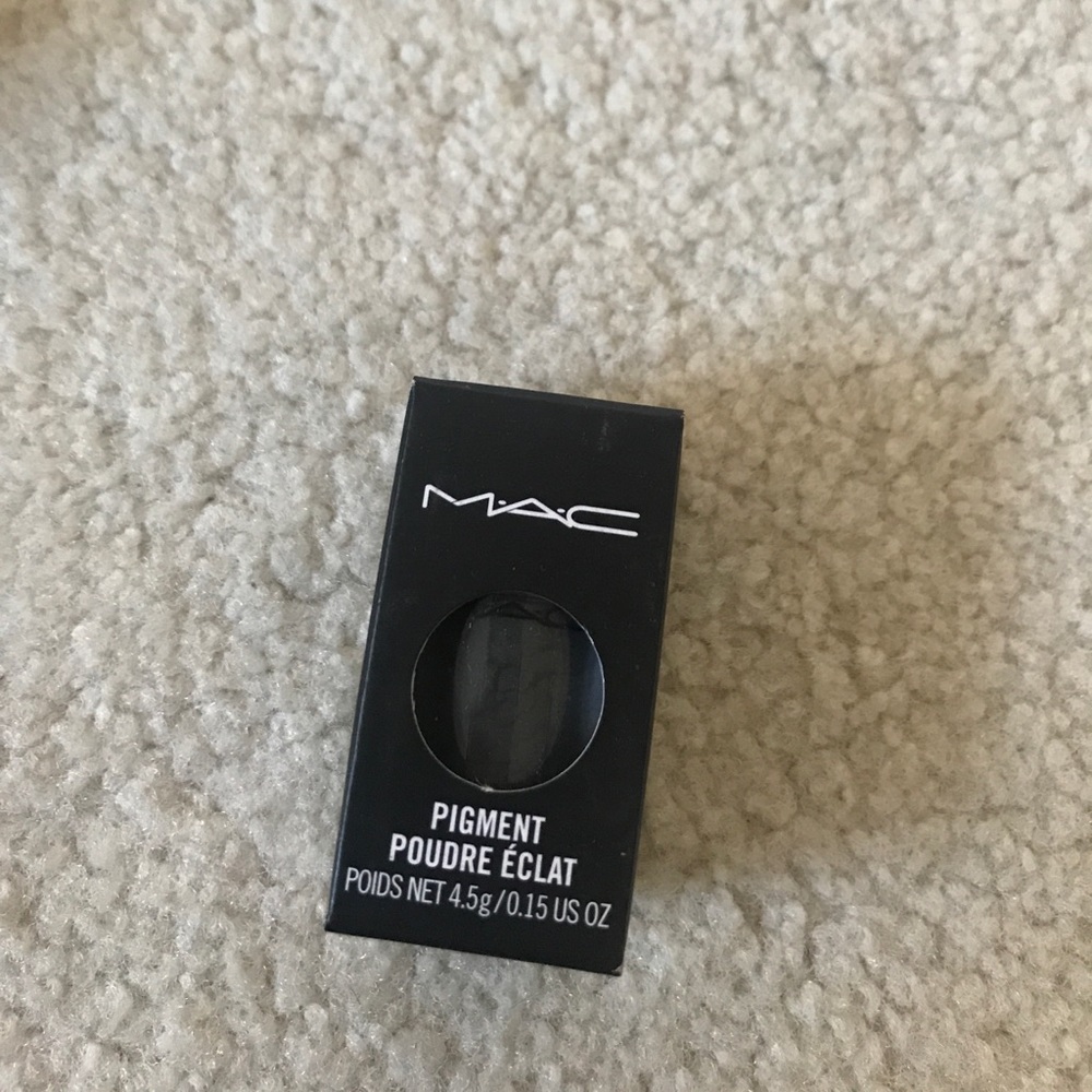 BNIB moonlight night pigment shadow
