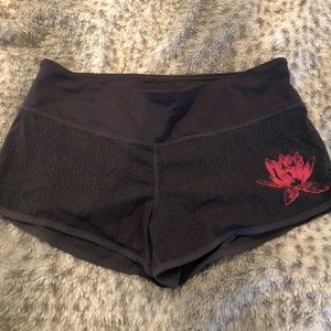 Lululemon Shorts 🌺🌺