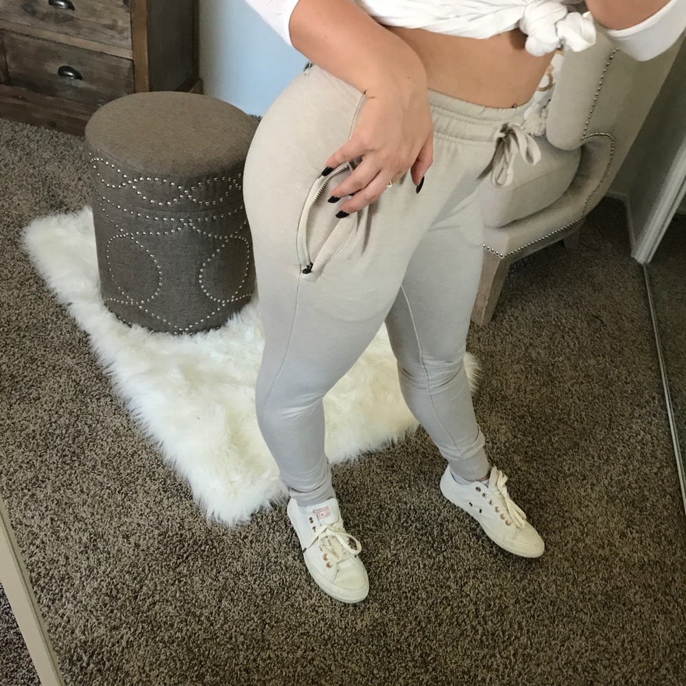 SALE ✂️LAST2•Cream Hollywood Joggers - Picture 5 of 6
