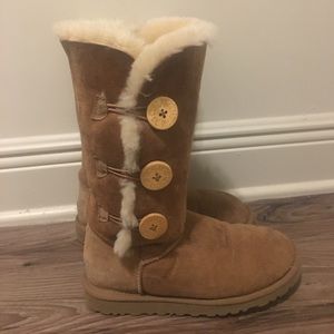 Bailey Button Triplet Tan Uggs