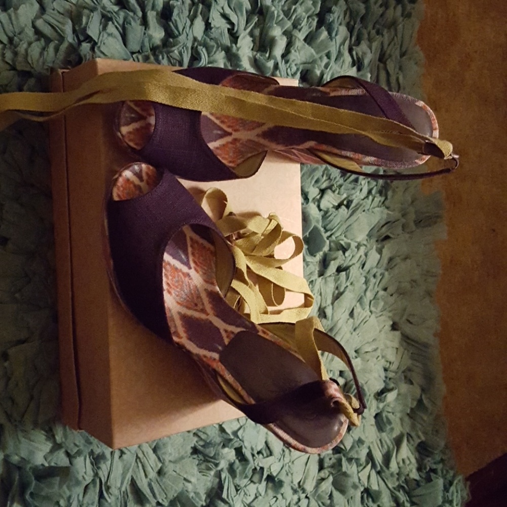 Wedge sandals
