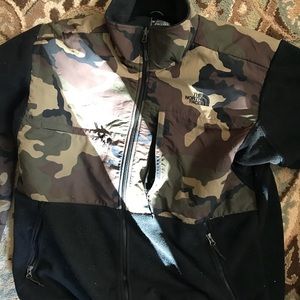 Men’s– Women’s Northface jacket