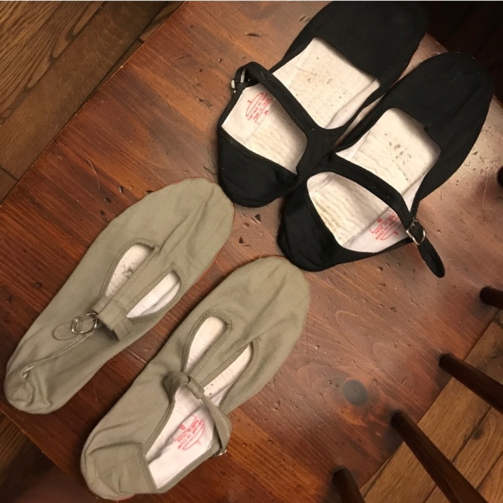 Black shoes for Laurmor