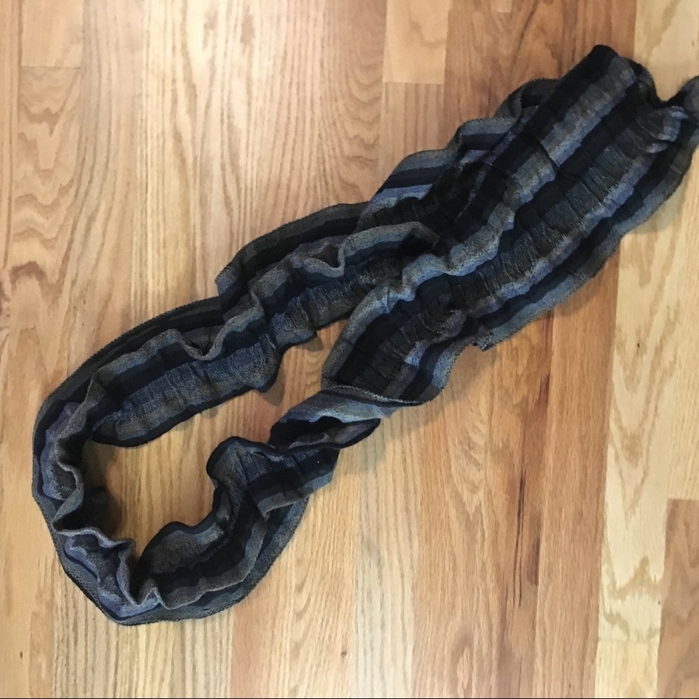 Wavey scarf