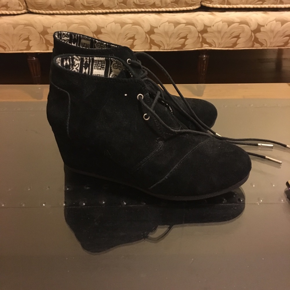 TOMS wedge booties size 9.5 never worn!