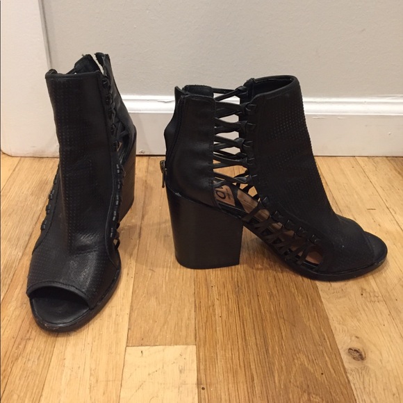 Dolce Vita Black Block Heels - size 6 - Picture 2 of 5