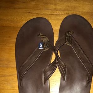 Leather vineyard vines flip flops