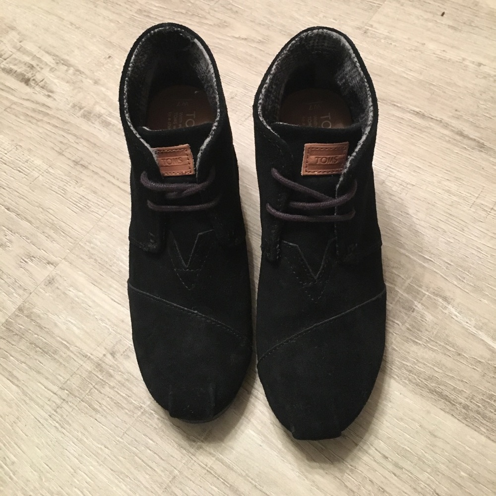 Toms Desert Suede Booties