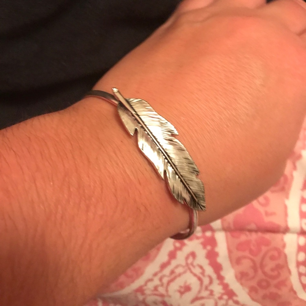 Feather bangle