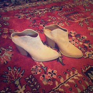 DV for target heeled booties