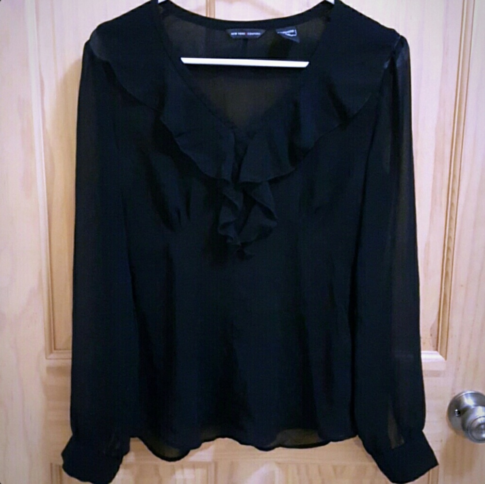 Stunning NWOT Blouse