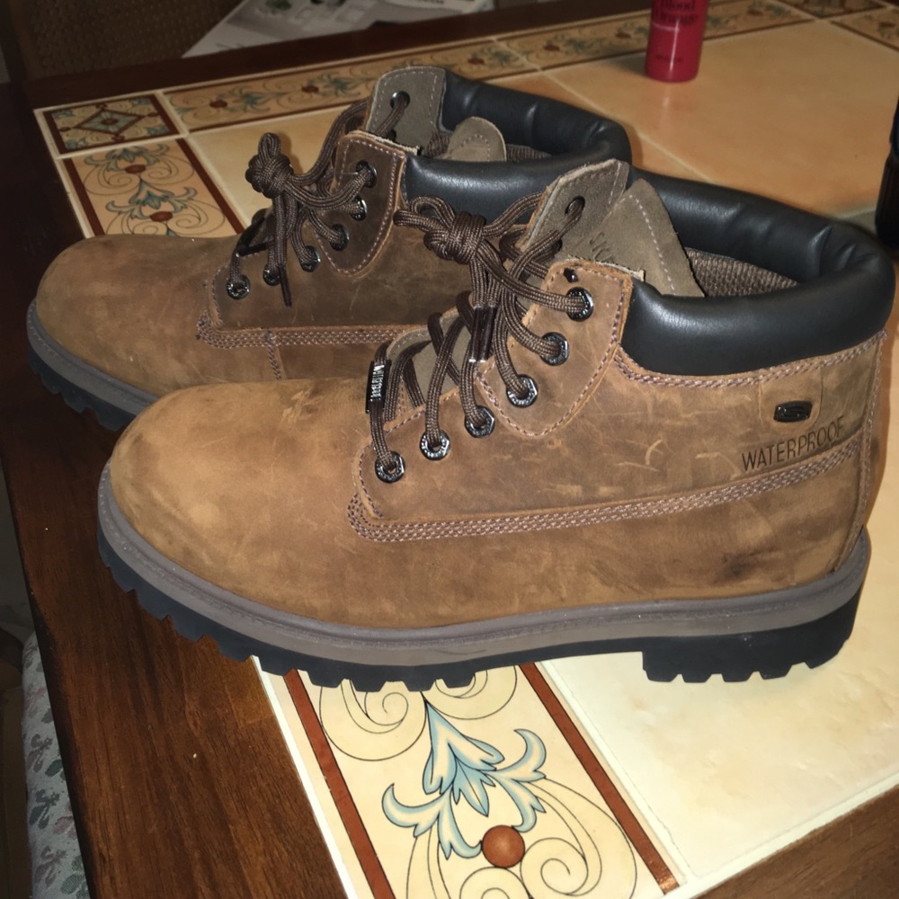 BRAND NEW- NEVER WORN MENS WORK BOOTS