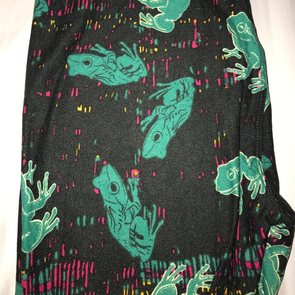 NWT Lularoe Frog Leggings OS