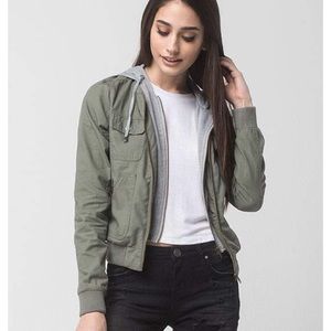 Army green/grey zip up 💫