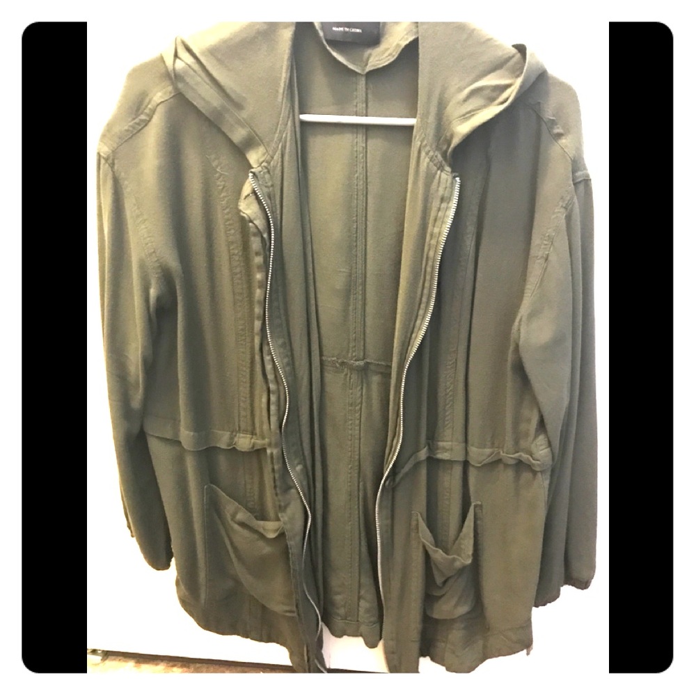 Light flowy full-zip jacket