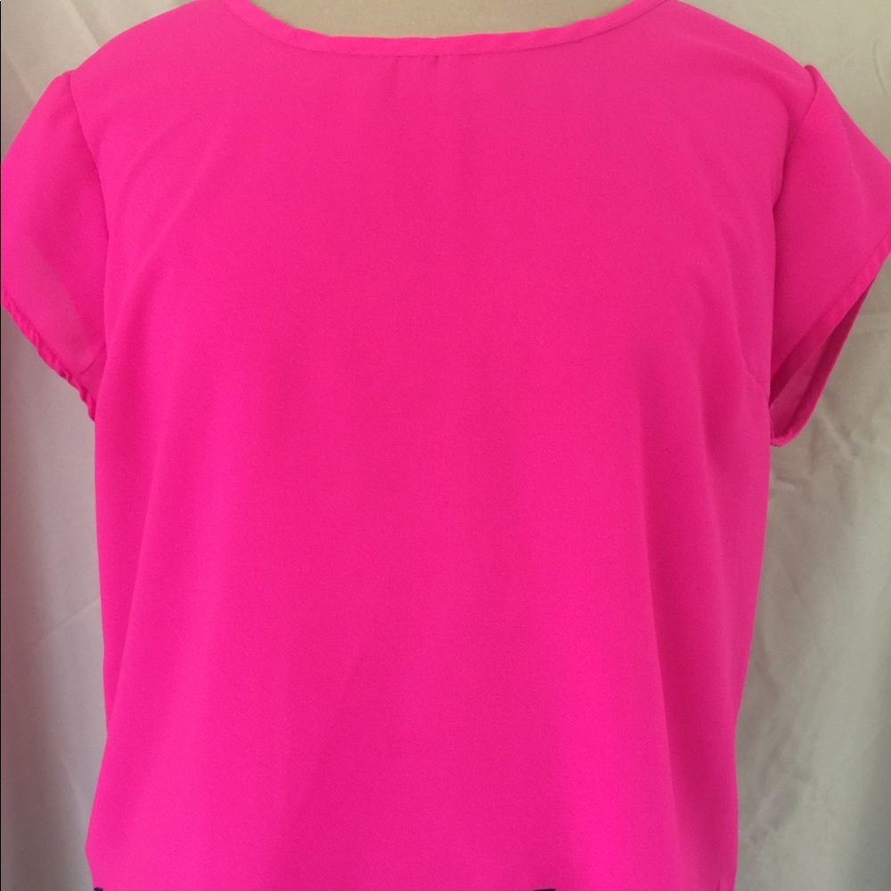 Sale!!Between me & you fushia blouse.