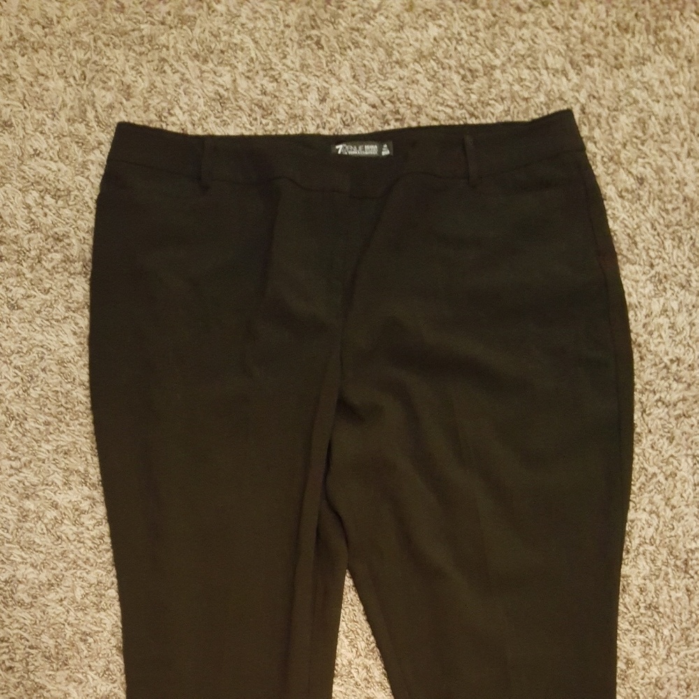 Brand new New York & Co. 7th Avenue dress pants