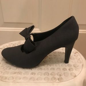 Grey bow tie heels. Only worn once!