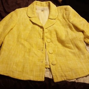 👌👌 Shorter blazer with 3/4 bell sleeve MUST BUND