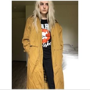 80s VTG Dystopian Mustard Trench 80s VTG Dystopian Mustard Trench