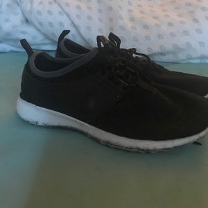 Women’s NikeJuvenates training shoes