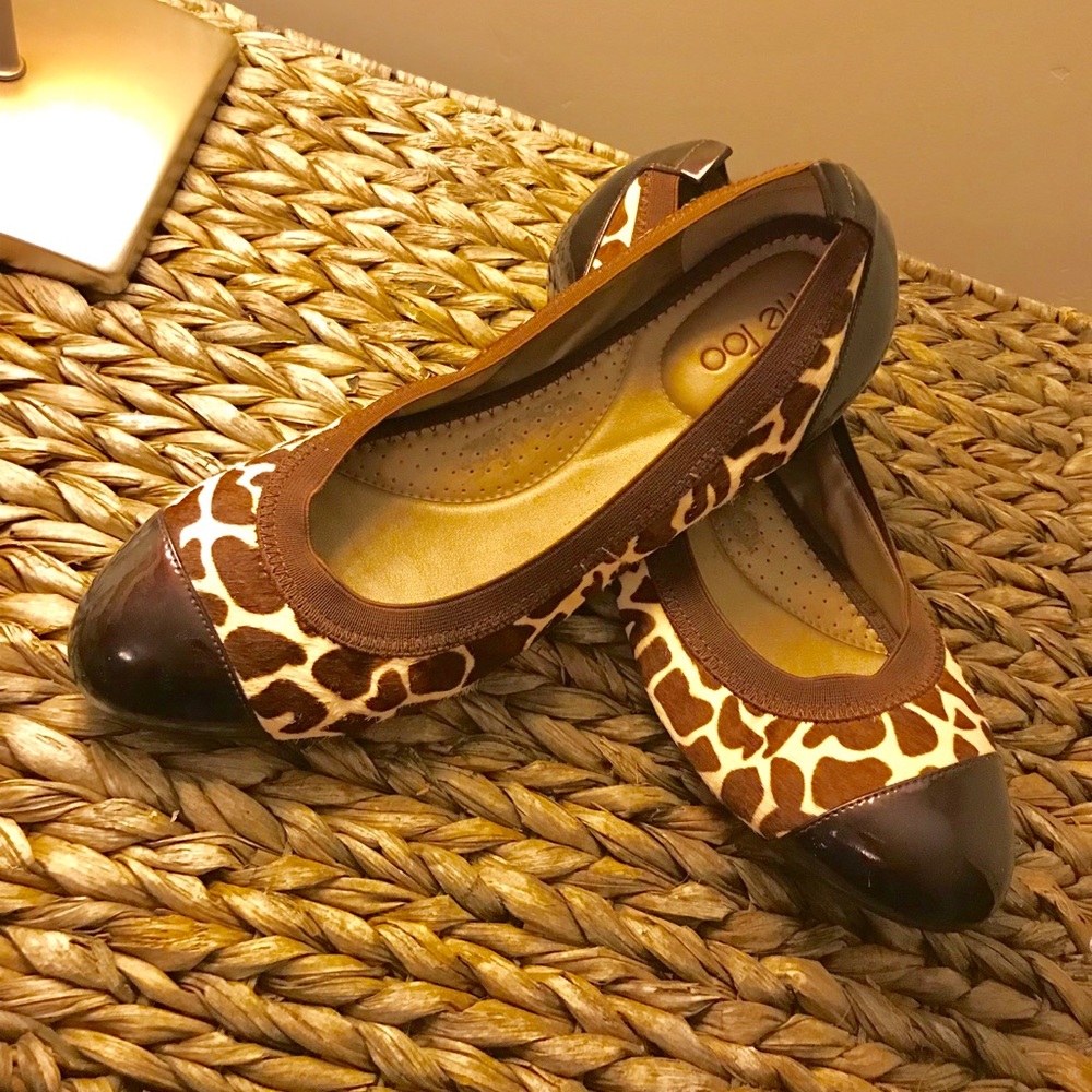 Giraffe print flats