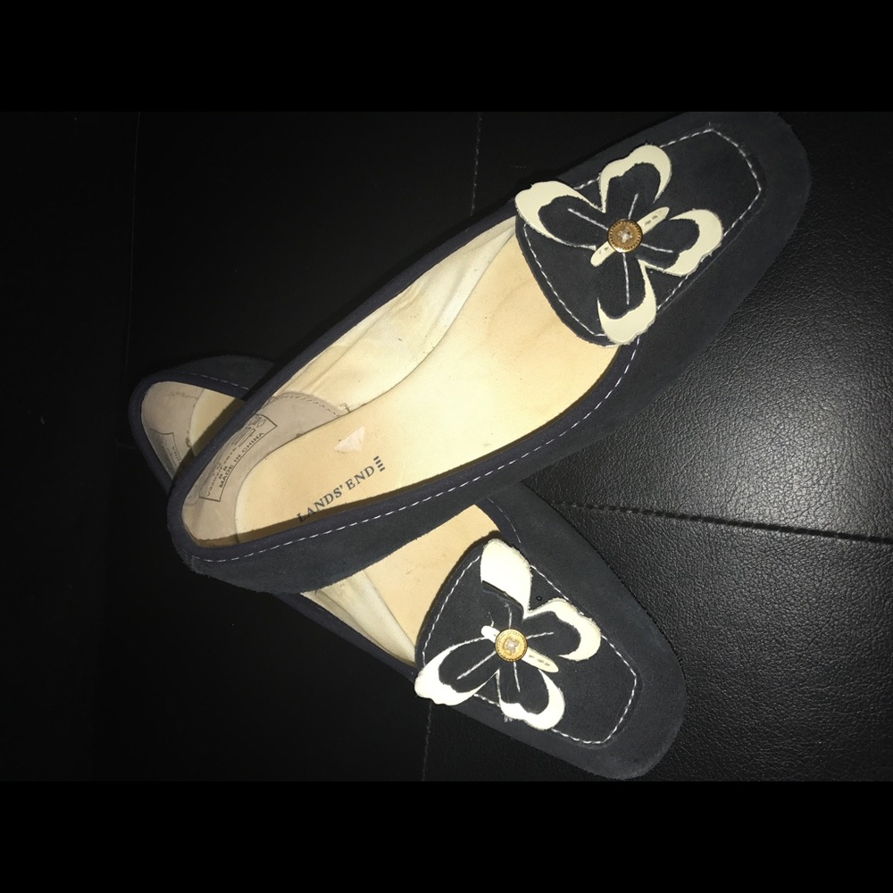 Shoes/Flats - Picture 2 of 4