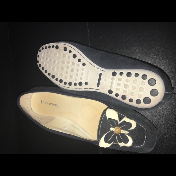 Shoes/Flats - Picture 3 of 4