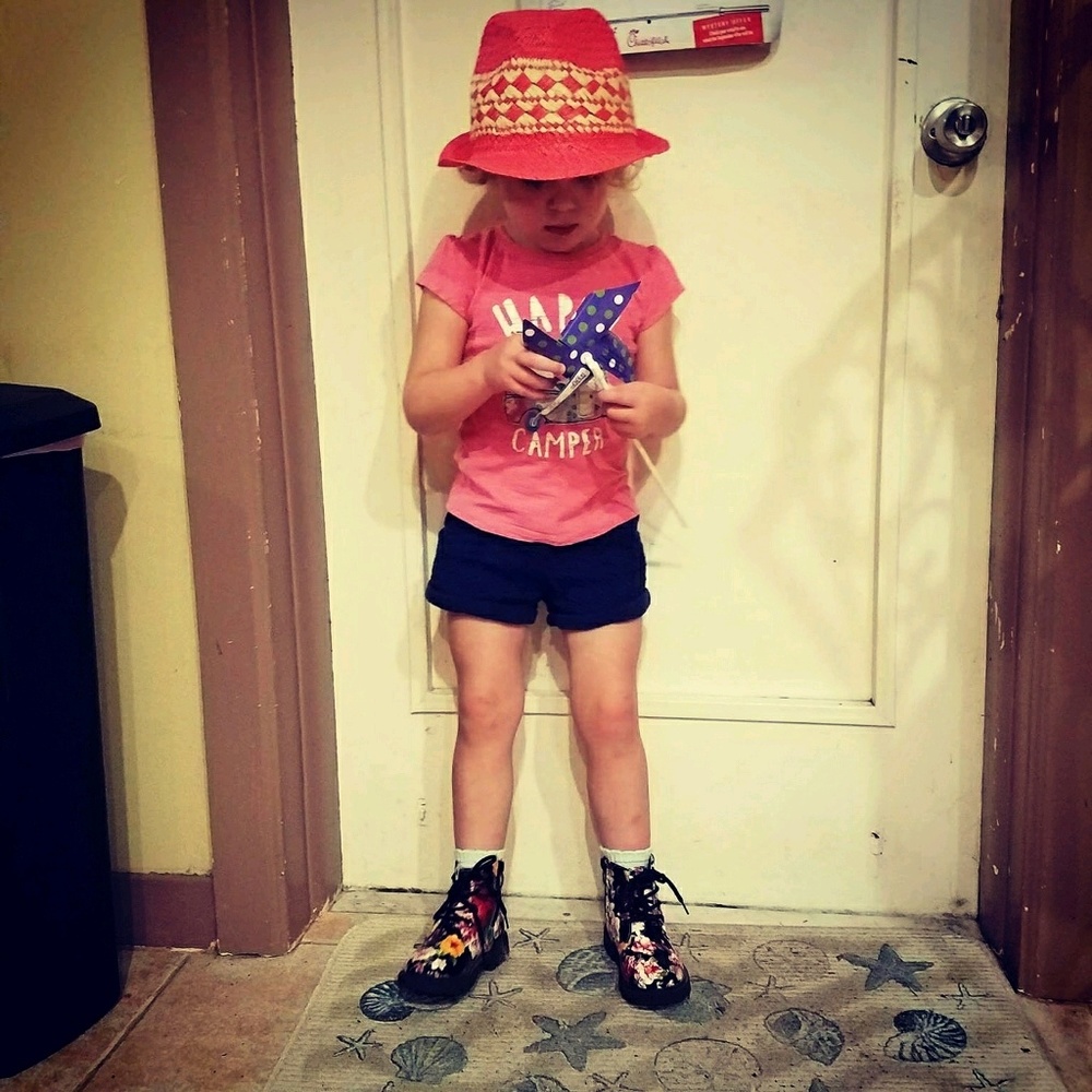 Meet your Posher, Kayla