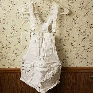 Short overalls