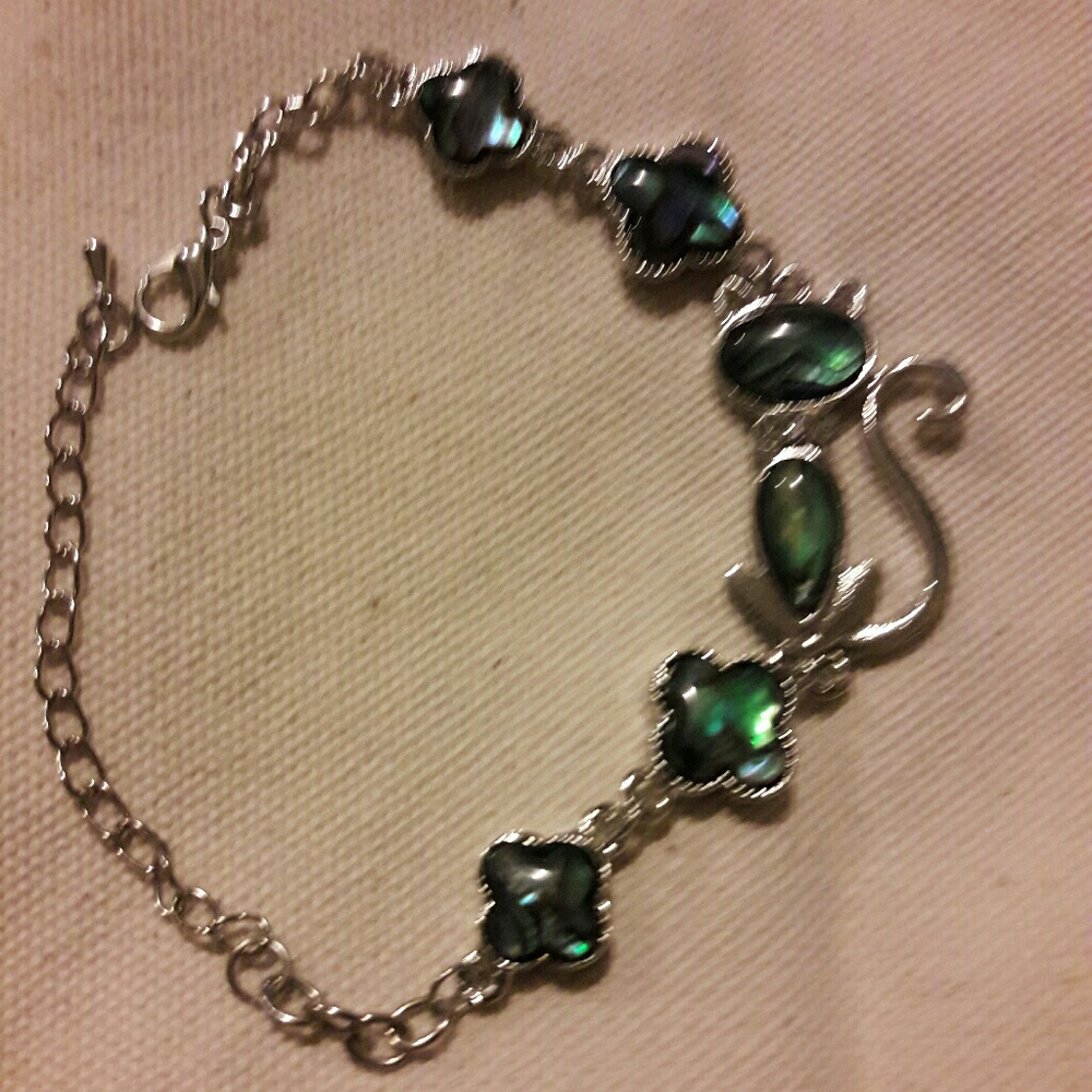 NWOT Abalone shell kitty cat bracelet