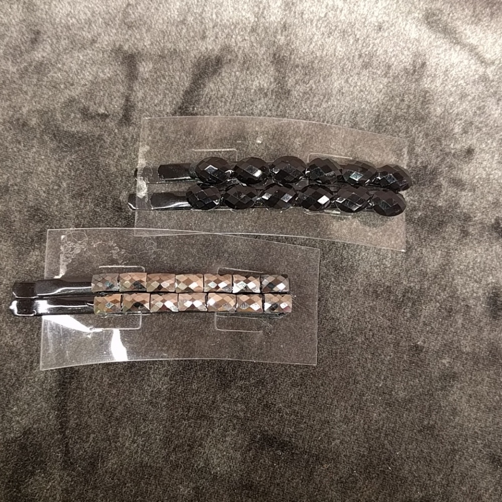 Hair Clips. - Picture 2 of 2