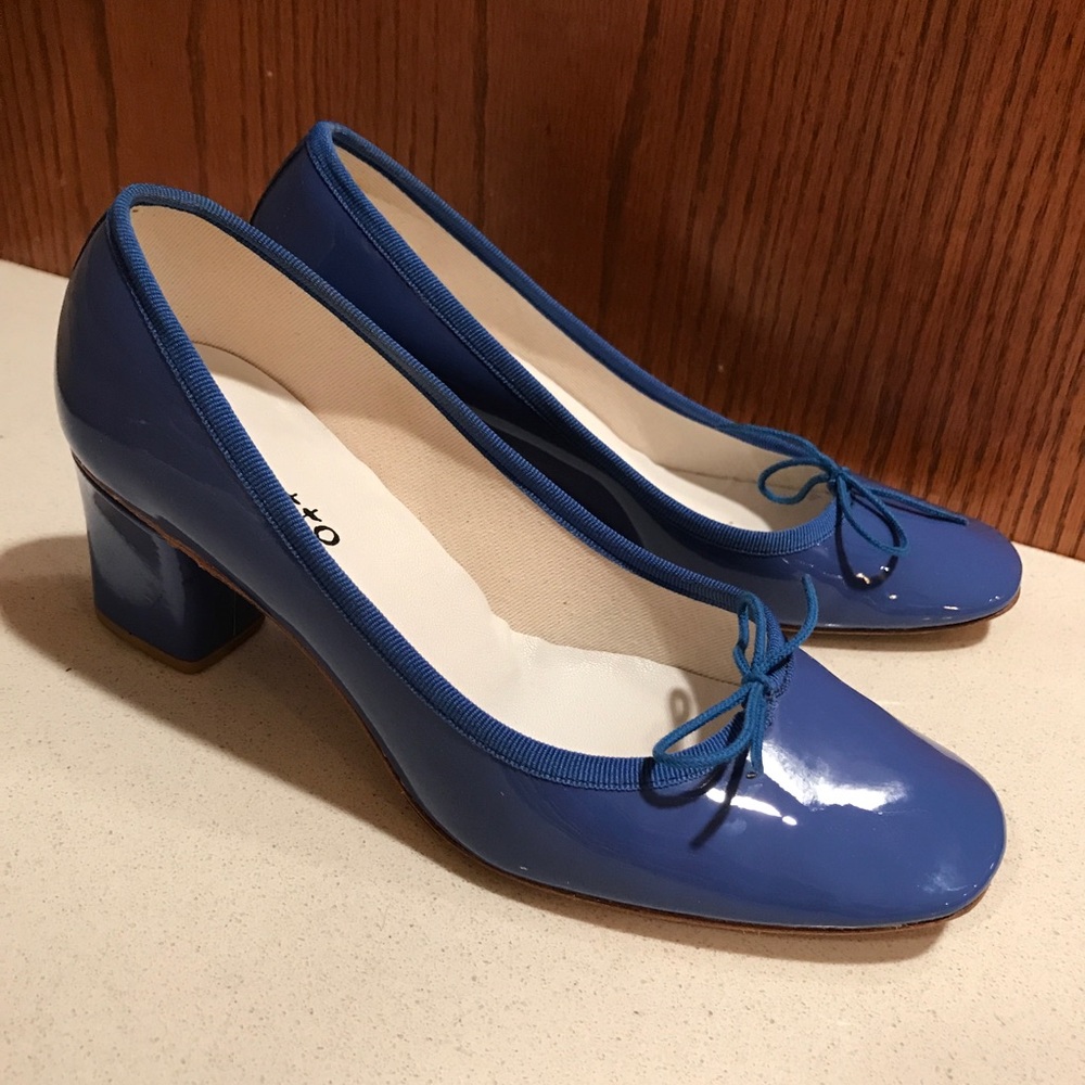 Repetto Paname midheel blue patent pumps sz39.