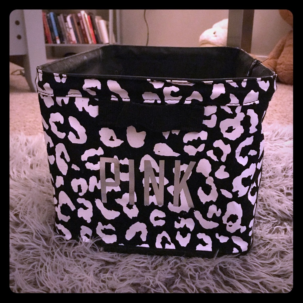 ✨ RARE ✨ VS PINK STORAGE BIN