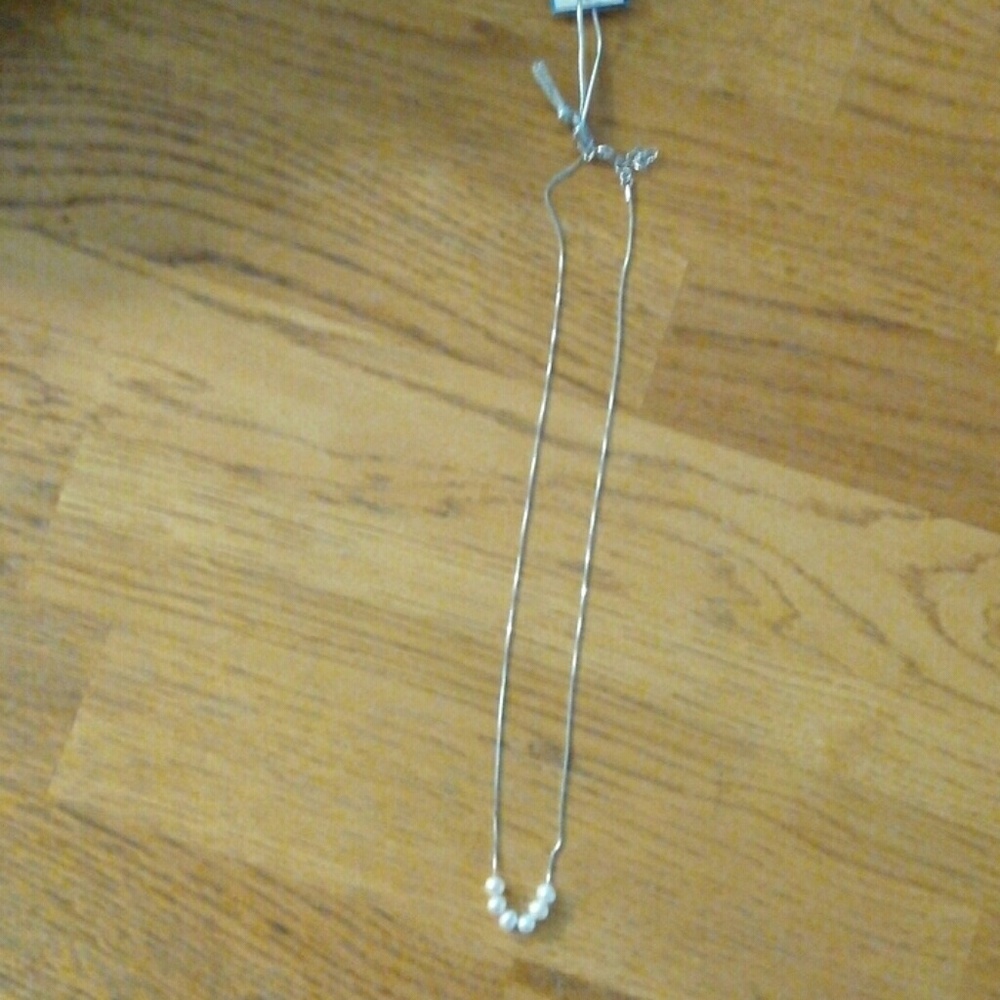 Sterling and Six pearl necklace - Picture 2 of 7