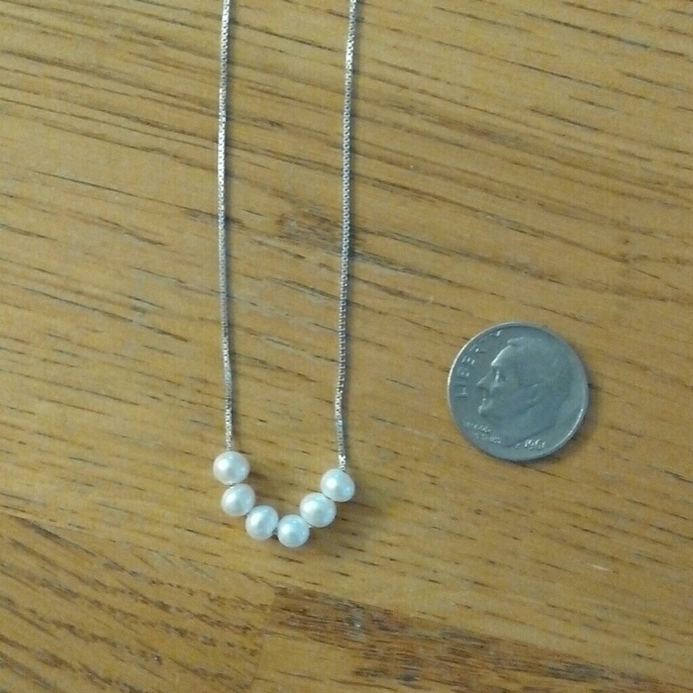 Sterling and Six pearl necklace - Picture 3 of 7