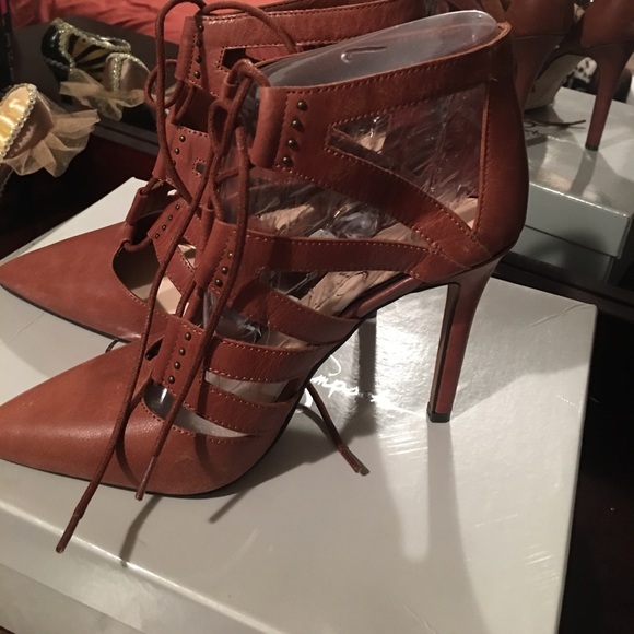 Jessica Simpson - Picture 2 of 4