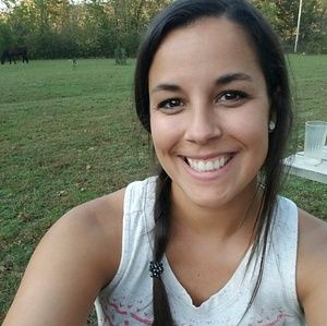 Meet your Posher, Monia